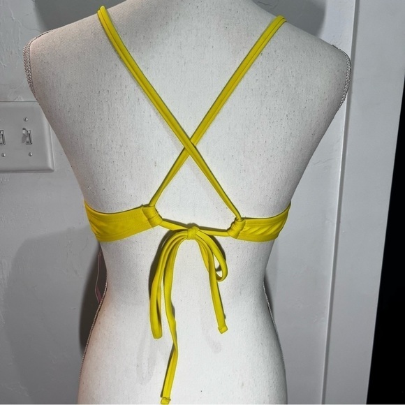 Wild Fable Yellow Crochet Granny Square Bikini Top Size Small - Picture 6 of 7